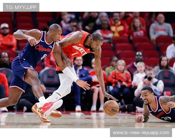 快船防守端提升明显,三巨头配合默契,快船的防守